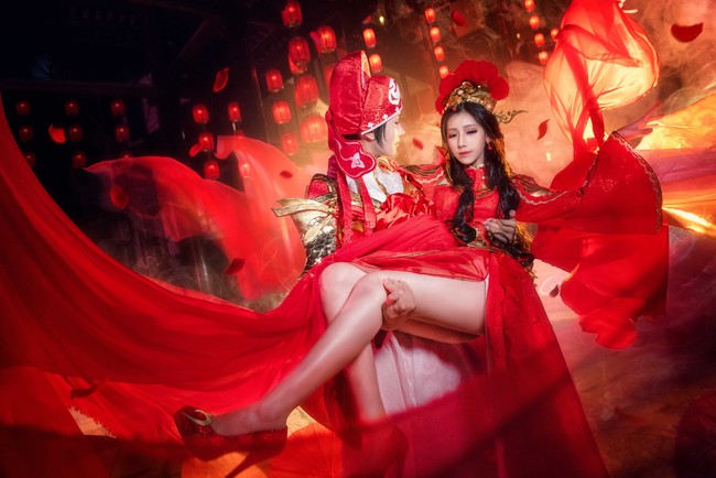 “半岛online(中国)”与乡亲们携手奔小康_时事政治_中公教育网